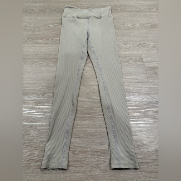 Year of Ours Veronica Ribbed Legging - Light Tan - Picture 8 of 9